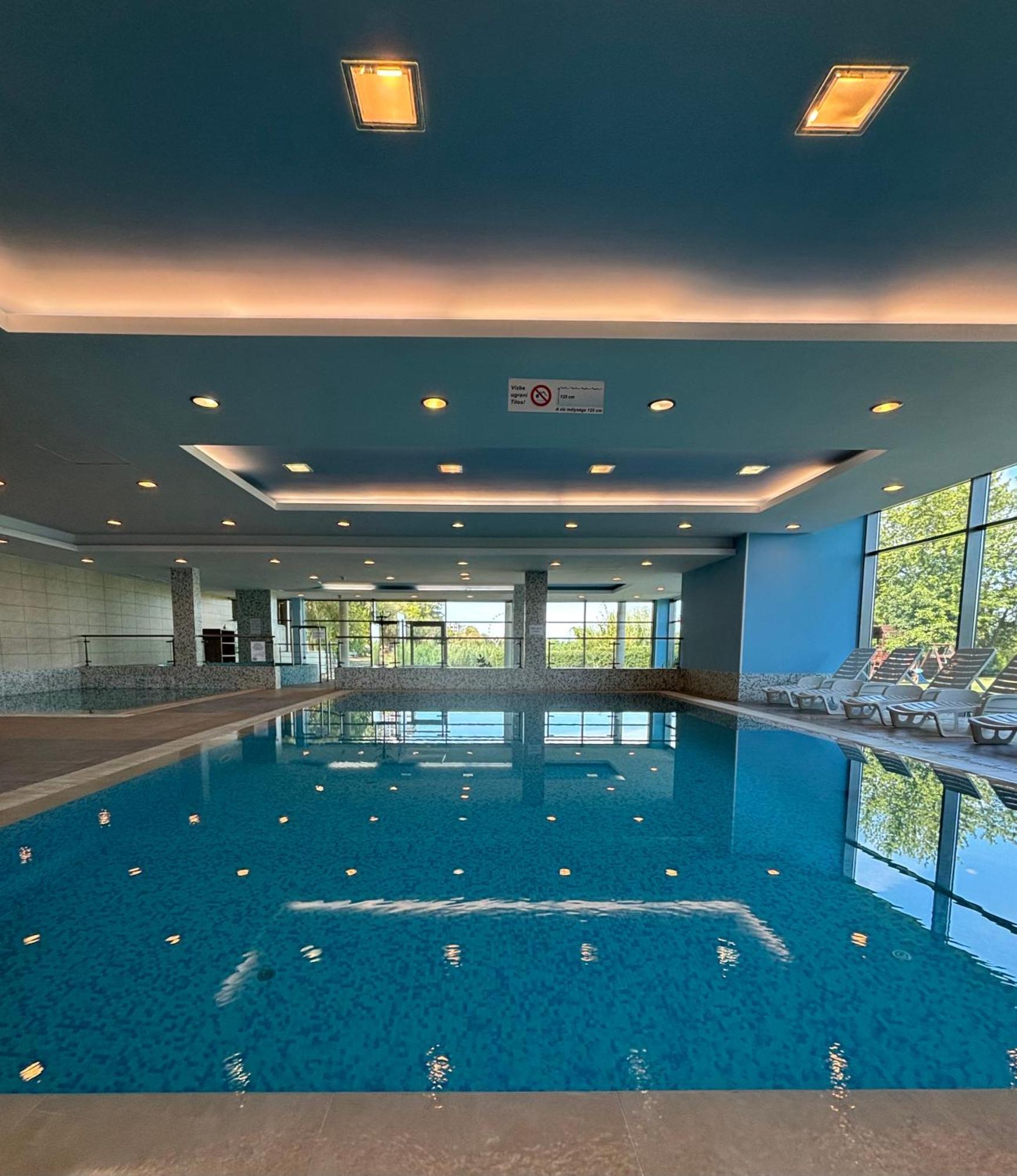 Club218 The Sunset - Wellness Apartment Siófok Zewnętrze zdjęcie